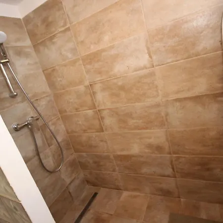 Διαμέρισμα 92 *